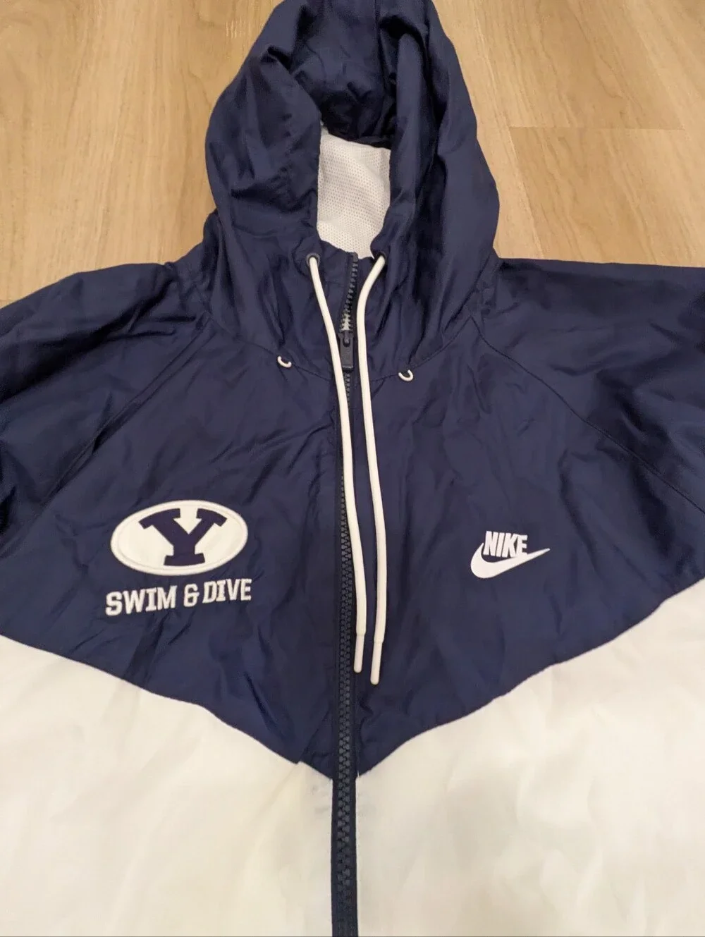 ByU Nike Swim & Dive Windbreaker Size xL